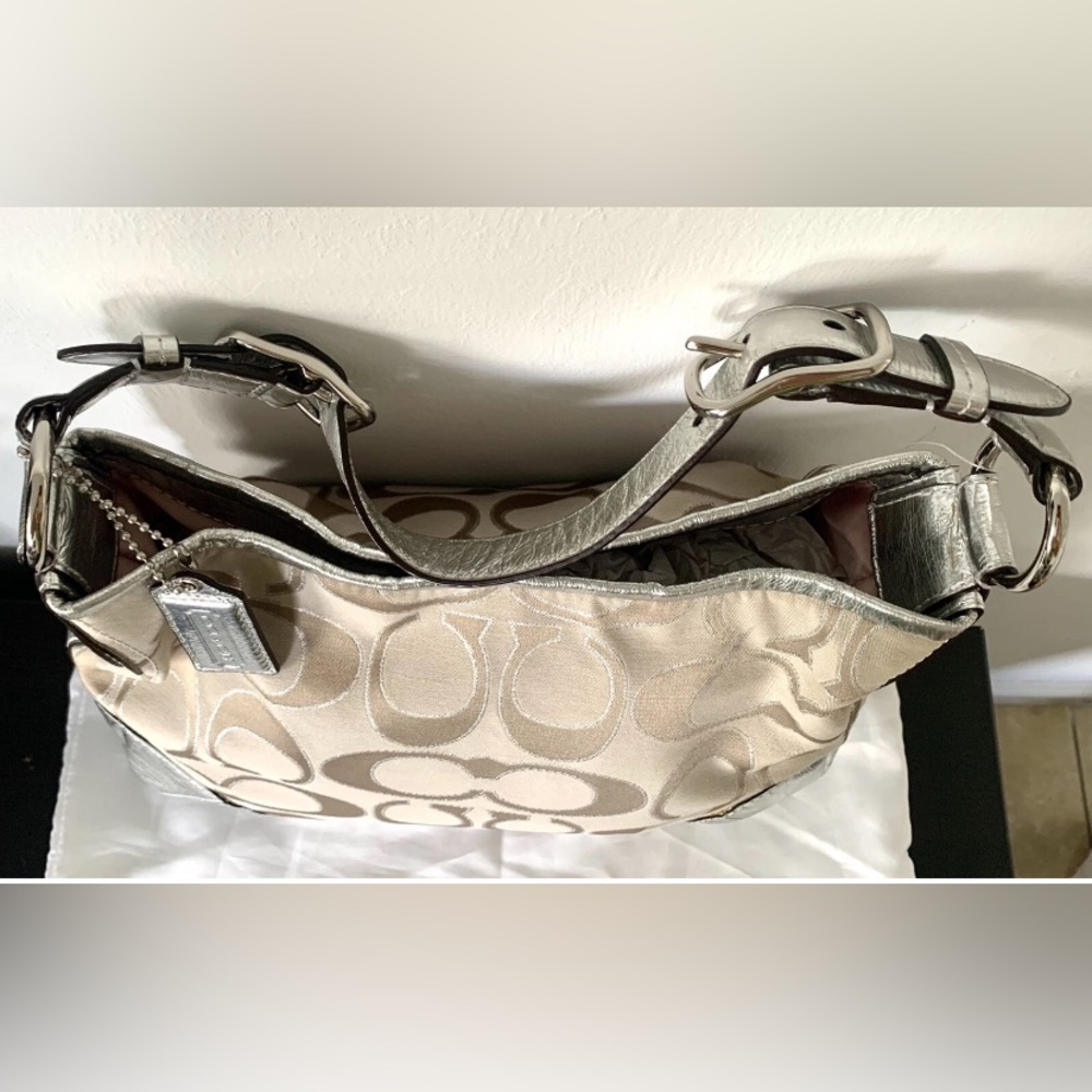 Coach Signature C print Bag 2012 never used like new Cream Silver shoulder Hobo - Picture 6 of 14